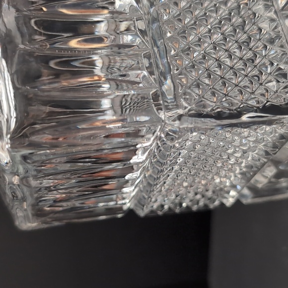 Vintage Crystal Diamond Pattern Heavy Square Whiskey Decanter. - Picture 3 of 10